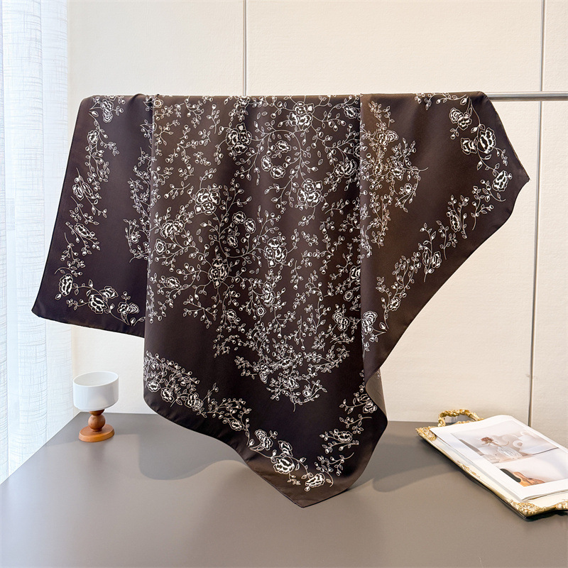 Luxury Vintage 90X90cm Square  - Ascot Neck Scarf recension och pris