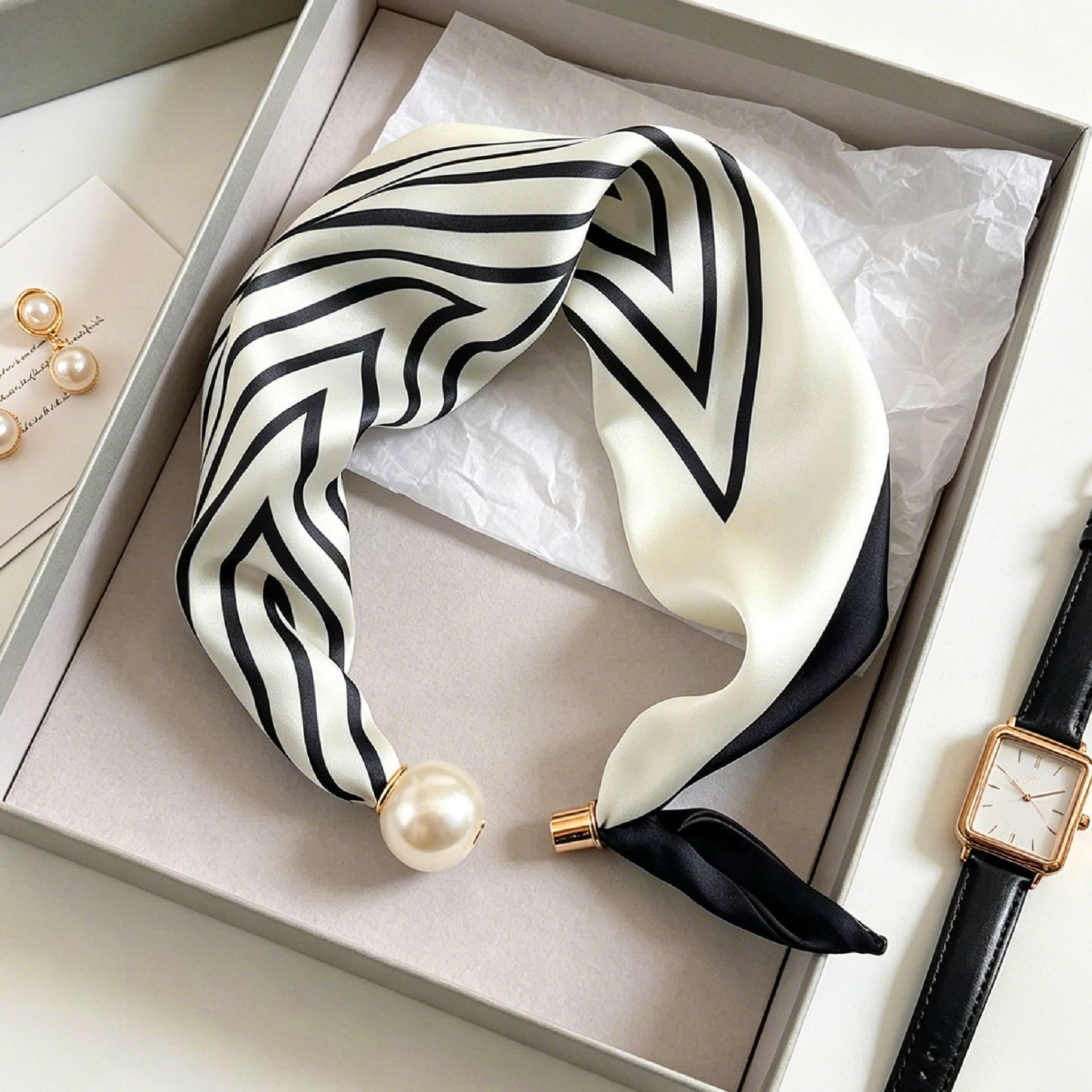 Elegant Chic Pearl Stripe Scar - Ascot Neck Scarf recension och pris